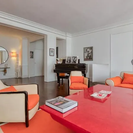 Proche Champs Elysee, Superbe Appartement. アパート