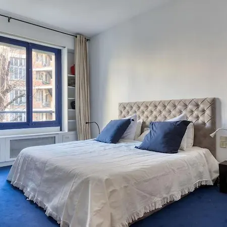 Proche Champs Elysee, Superbe Appartement. * パリ