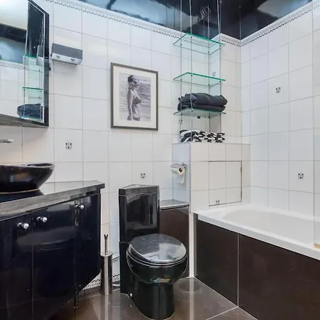 Proche Champs Elysee, Superbe Appartement. パリ
