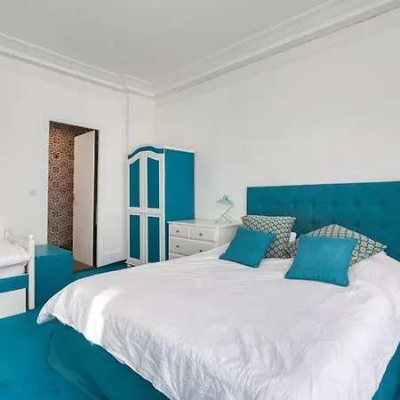 Proche Champs Elysee, Superbe Appartement. アパート *